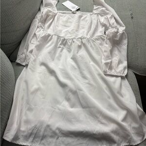 Elegant White Dress with Puff Sleeves